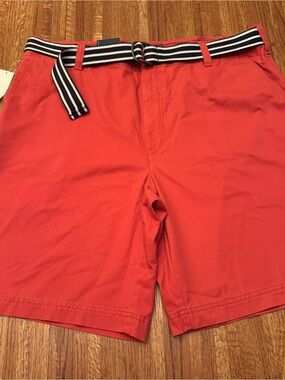 IZOD Men's Flat Front Chino Shorts NWT Size 40 w/Belt Baked Apple/salmon color